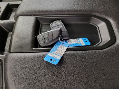 Used 2024 Chevrolet Silverado 1500 LT image 27