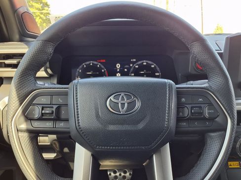 Used 2024 Toyota Tacoma TRD Sport w/ TRD Sport Upgrade Package image 20