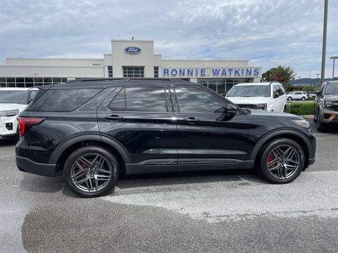 Used 2025 Ford Explorer ST w/ Sun And Sound Package AWD/4WD image 2