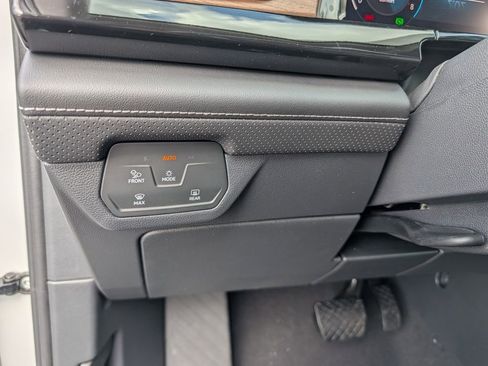 New 2026 Volkswagen Atlas SE image 18