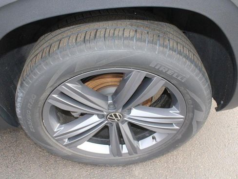 Used 2022 Volkswagen Atlas Cross Sport SEL R-Line image 8