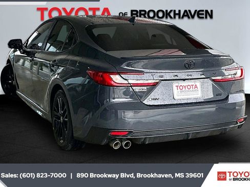 Used 2025 Toyota Camry SE w/ Convenience Package FWD image 2