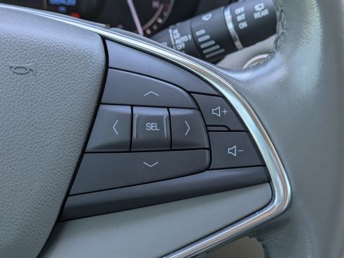Used 2019 Cadillac XT5 Luxury FWD image 23