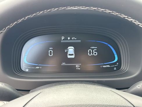Certified 2025 Hyundai Venue SEL FWD image 19