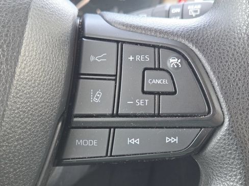 Used 2024 Toyota Sienna LE FWD image 10