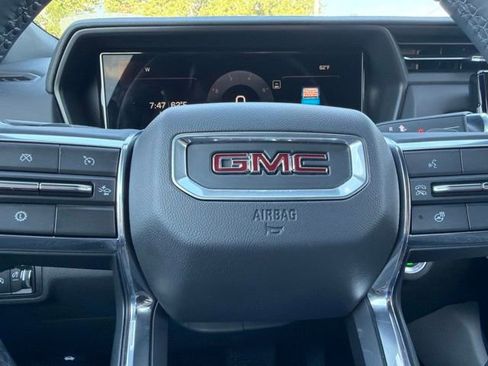 Used 2025 GMC Terrain Elevation AWD/4WD image 9