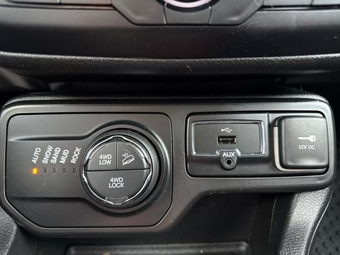 Used 2019 Jeep Renegade Trailhawk image 51