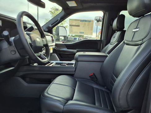 New 2025 Ford F250 Platinum image 10