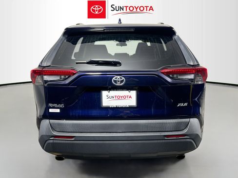 Used 2019 Toyota RAV4 XLE w/ Convenience Package FWD image 5