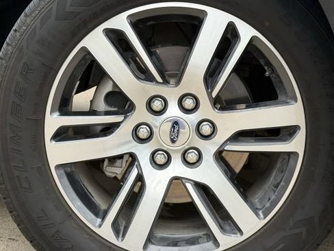 Used 2024 Ford Expedition Max Limited AWD/4WD image 11
