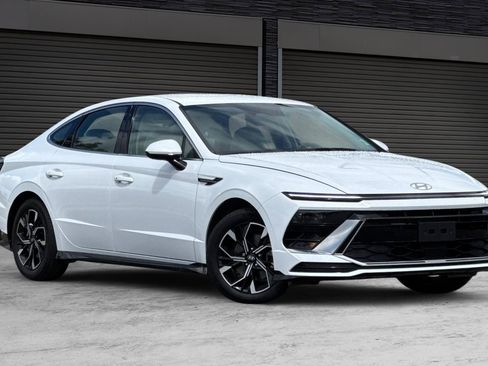 Used 2024 Hyundai Sonata SEL image 2