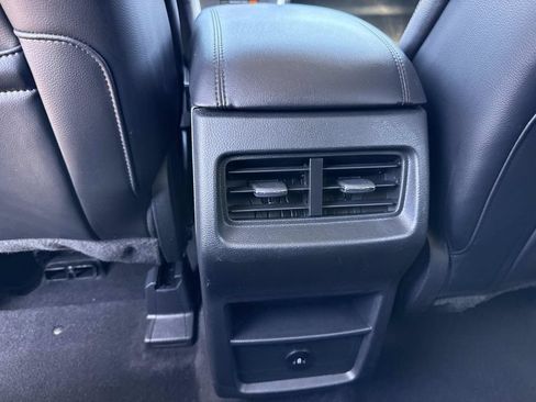 Used 2024 Ford Edge SEL AWD/4WD image 19