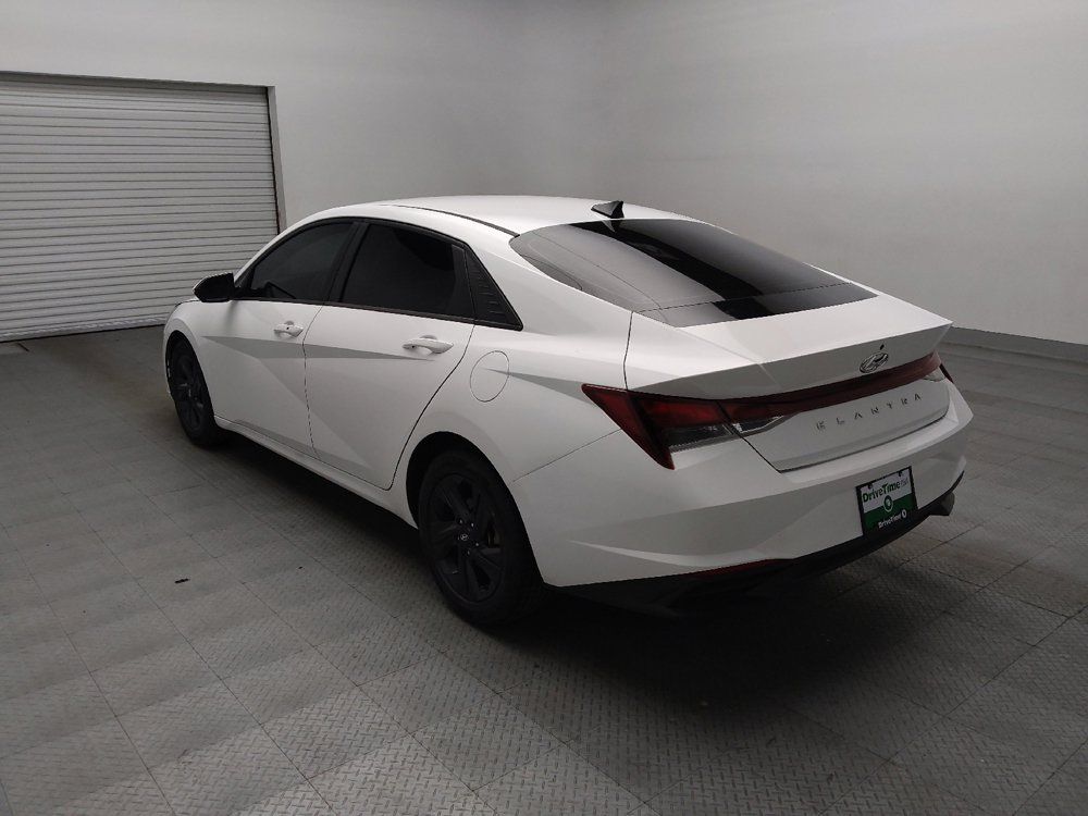 Used 2023 Hyundai Elantra SEL FWD image 5
