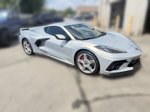 Used 2024 Chevrolet Corvette Stingray Premium Cpe w/ Z51 Performance Package RWD image 3