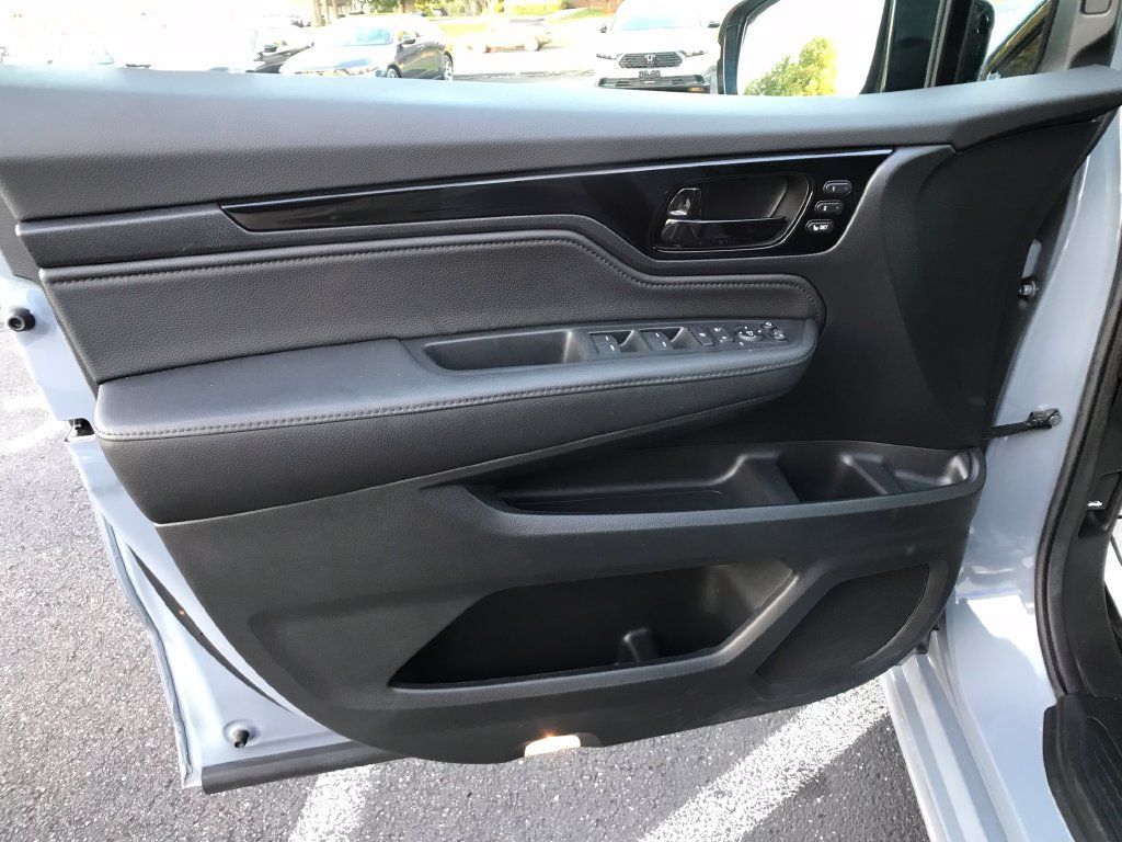 Certified 2024 Honda Odyssey Elite image 17
