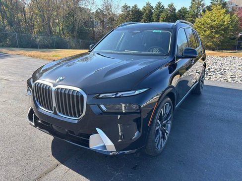 New 2026 BMW X7 xDrive40i w/ Premium Package AWD/4WD image 1