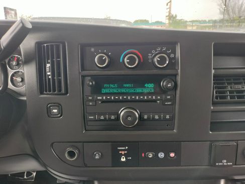 Used 2017 Chevrolet Express 2500 LS RWD image 26