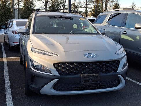 Used 2023 Hyundai Kona SEL image 2