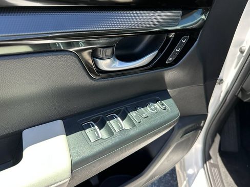 Used 2025 Honda CR-V EX-L image 26