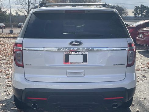 Used 2014 Ford Explorer XLT w/ Equipment Group 202A image 3