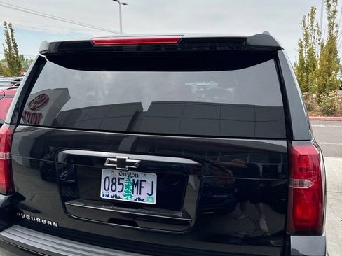 Used 2018 Chevrolet Suburban LT w/ Luxury Package AWD/4WD image 5