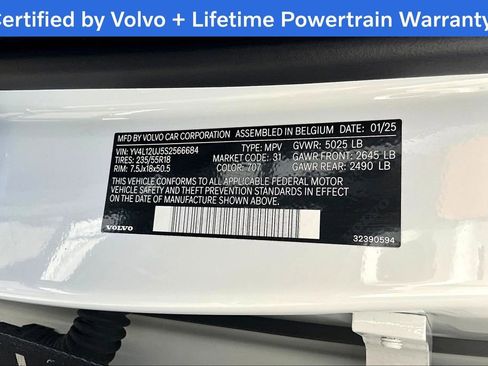Certified 2025 Volvo XC40 B5 Core image 44