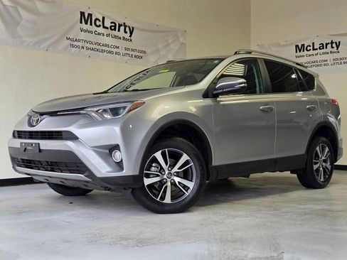 Used 2018 Toyota RAV4 XLE w/ Plus Extra Value Package AWD/4WD image 25