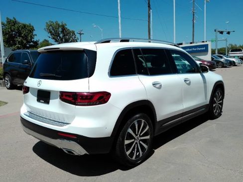 Used 2021 Mercedes-Benz GLB 250 w/ Premium Package image 6