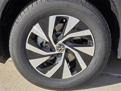 New 2026 Volkswagen Tiguan S image 8