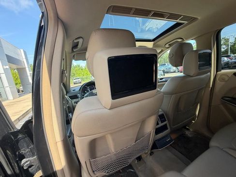 Used 2014 Mercedes-Benz GL 450 4MATIC image 16