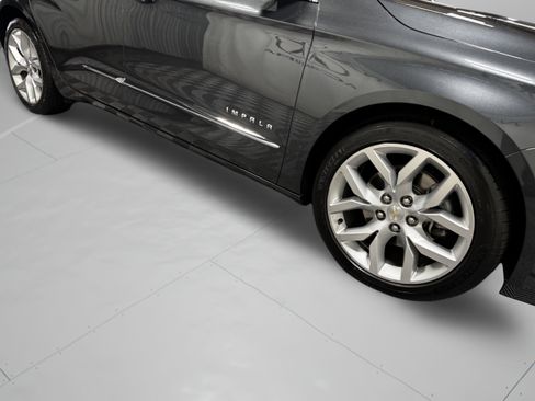 Used 2018 Chevrolet Impala Premier FWD image 46