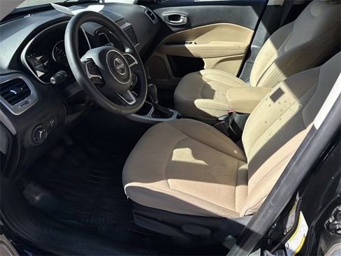 Used 2019 Jeep Compass Sport image 9