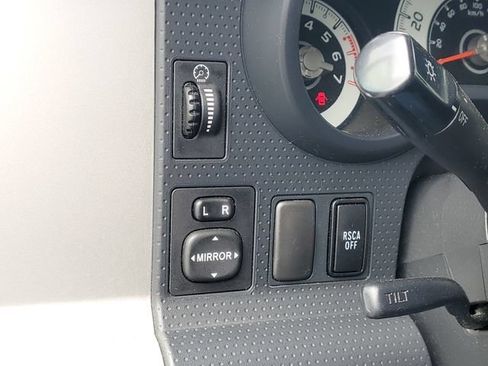 Used 2012 Toyota FJ Cruiser 4WD w/ Convenience Pkg image 12