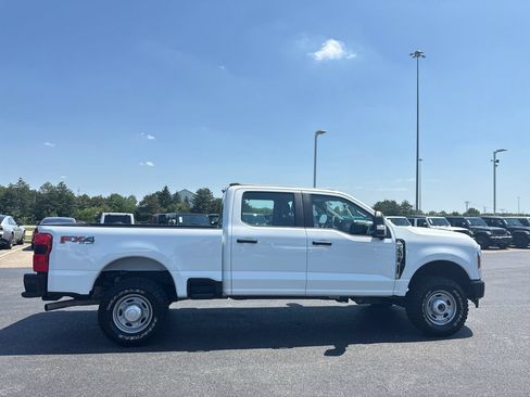 Used 2024 Ford F250 XL w/ 360-Degree Camera Package AWD/4WD image 2