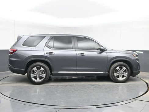 Certified 2025 Honda Pilot EX-L image 11