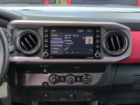 Used 2020 Toyota Tacoma SR5 RWD image 17