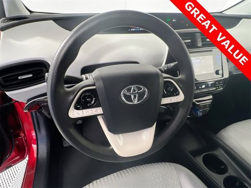 Used 2017 Toyota Prius Two w/ Carpet Mat Package image 11