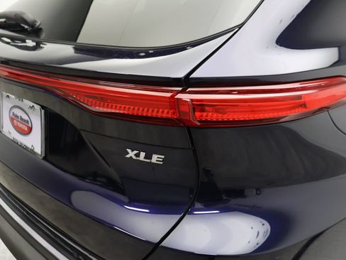 Certified 2023 Toyota Venza XLE AWD/4WD image 8