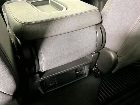 Used 2022 Chevrolet Silverado 1500 Custom image 34