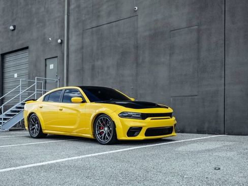 Used 2018 Dodge Charger SRT w/ Technology Group RWD image 53
