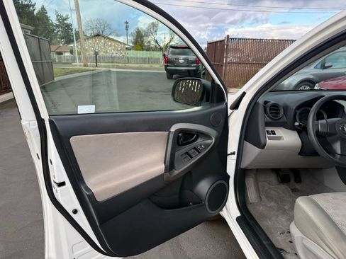 Used 2011 Toyota RAV4 2WD w/ Base L4 Extra Value Pkg image 9