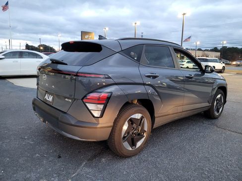 Certified 2025 Hyundai Kona SEL image 11