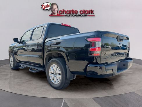 Certified 2022 Nissan Frontier SV w/ Technology Package AWD/4WD image 4