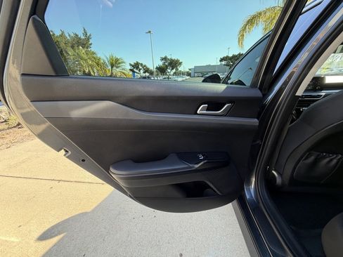 Used 2021 Kia K5 LXS image 23