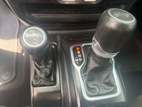 Used 2020 Jeep Wrangler Sport image 29