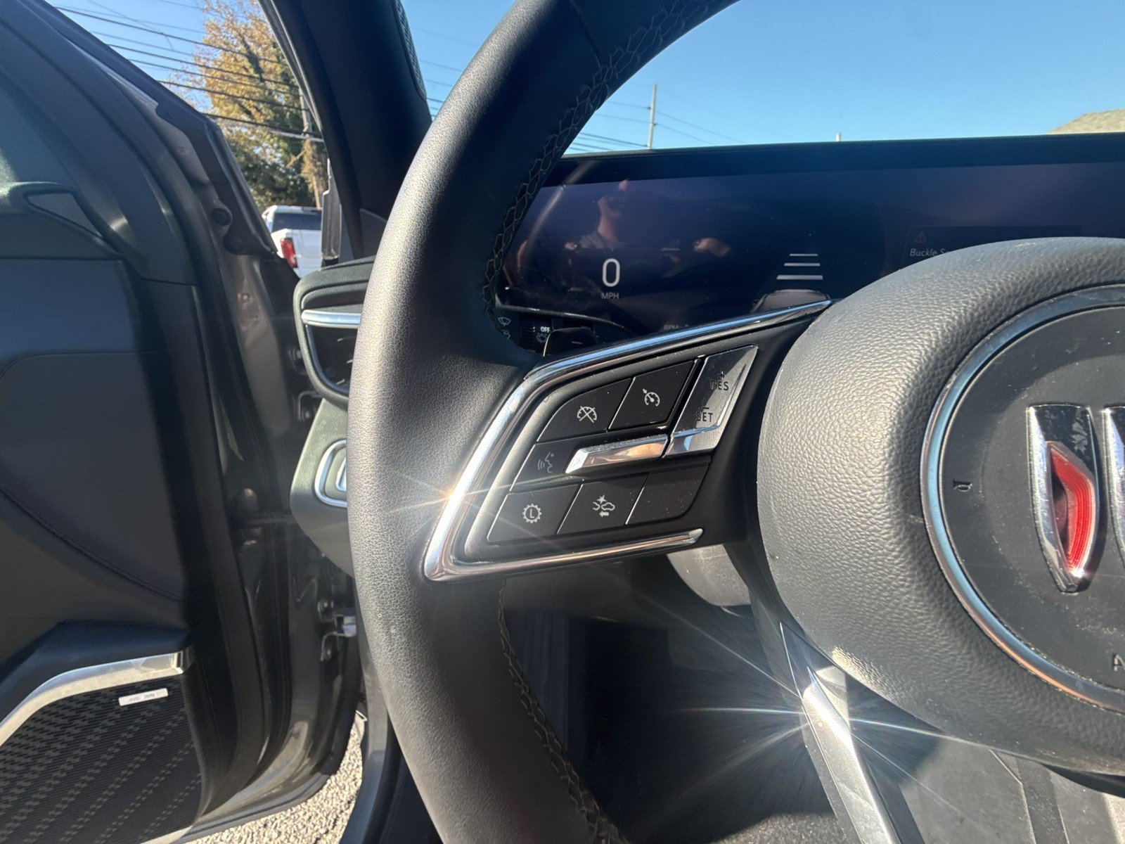 Used 2025 Buick Enclave Preferred FWD image 17