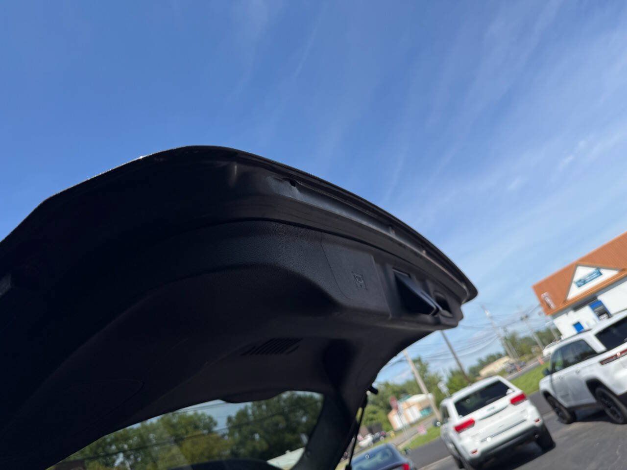 Used 2019 Jeep Compass Latitude w/ Cold Weather Group AWD/4WD image 8