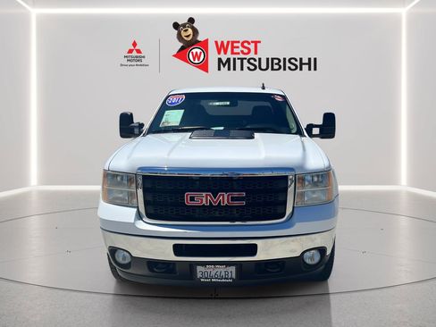 Used 2011 GMC Sierra 3500 SLE w/ SLE Preferred Package AWD/4WD image 8