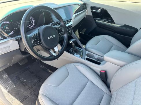 Used 2022 Kia Niro LXS image 13