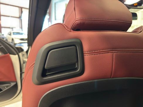 Used 2025 BMW 430i Coupe w/ M Sport Package image 36